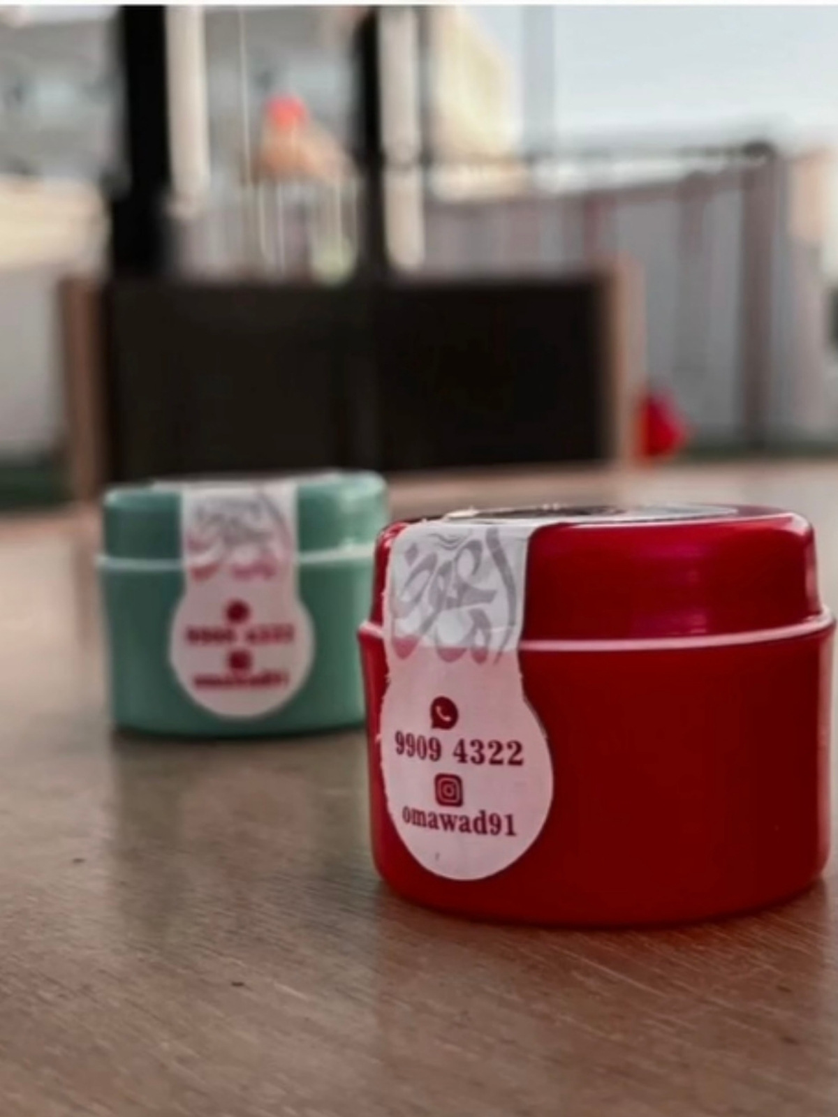 Needle alternative cream red