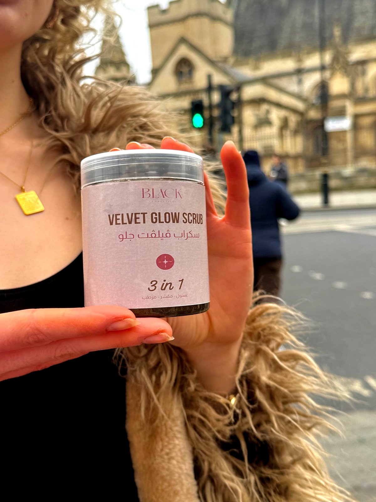 VELVET GLOW SCRUB